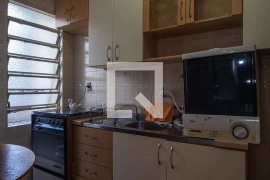 Cozinha de apartamento à venda com 2 quartos, 49m² em Cristal, Porto Alegre
