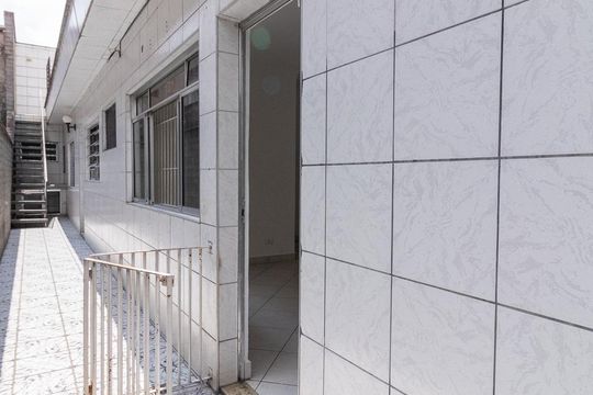 Corredor de casa para alugar com 3 quartos, 100m² em Jardim Santa Maria, São Paulo