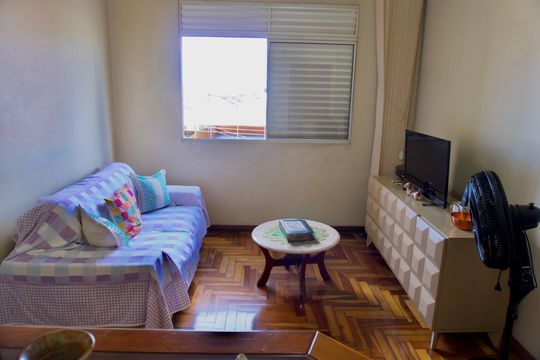 Sala de apartamento à venda com 3 quartos, 64m² em Alto Caiçaras, Belo Horizonte
