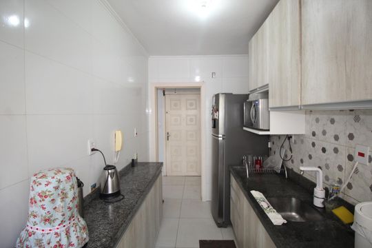 Cozinha de apartamento à venda com 2 quartos, 58m² em Rubem Berta, Porto Alegre
