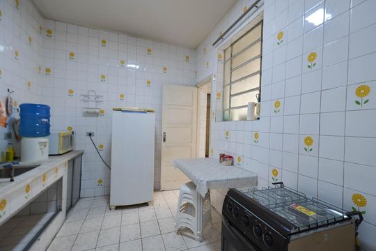 Cozinha de apartamento à venda com 4 quartos, 100m² em Centro, Belo Horizonte