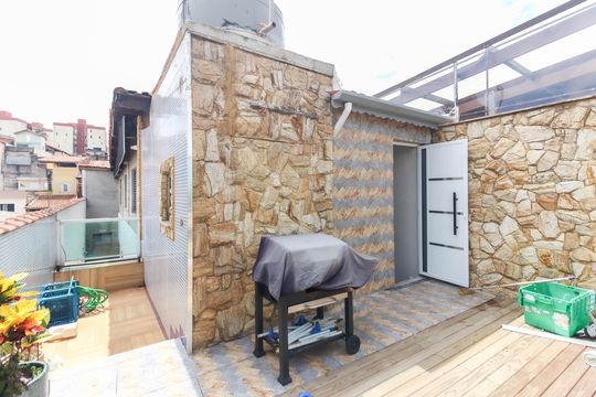 Sacada de casa à venda com 6 quartos, 300m² em Vila Chuca, São Paulo