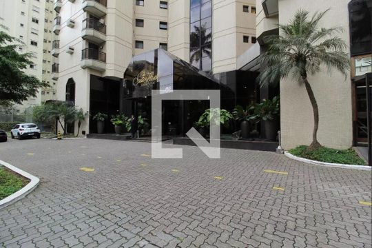 Fachada de apartamento para alugar com 3 quartos, 126m² em Indianópolis, São Paulo