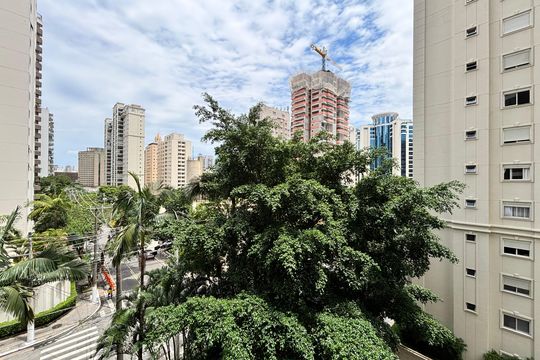 Vista de apartamento para alugar com 3 quartos, 126m² em Indianópolis, São Paulo