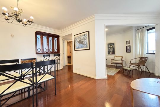Apartamento para alugar com 3 quartos, 126m² em Indianópolis, São Paulo