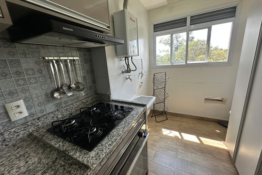 Apartamento à venda com 2 quartos, 60m² em Jardim Tupanci, Barueri