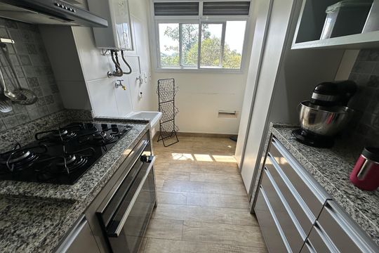 Apartamento à venda com 2 quartos, 60m² em Jardim Tupanci, Barueri