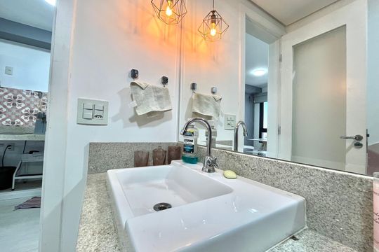 Banheiro de kitnet/studio à venda com 1 quarto, 25m² em Planalto Paulista, São Paulo