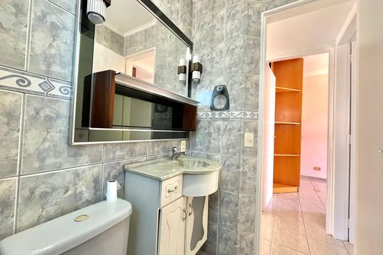 Banheiro de apartamento à venda com 2 quartos, 57m² em Vila Mascote, São Paulo