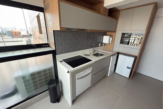 Cozinha de apartamento à venda com 1 quarto, 35m² em Indianópolis, São Paulo