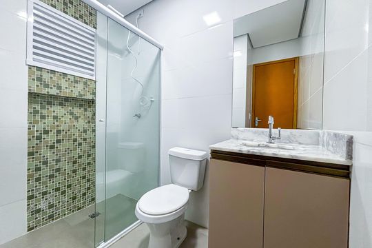 Banheiro social de apartamento para alugar com 1 quarto, 24m² em Vila Monte Alegre, São Paulo