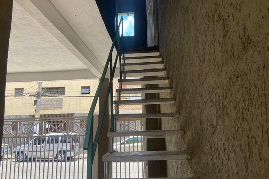 Escada de casa à venda com 4 quartos, 260m² em Imirim, São Paulo