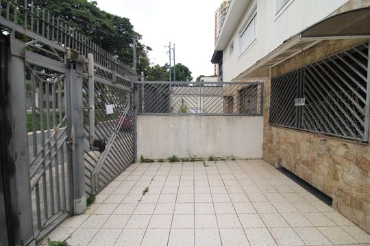 Garagem de casa à venda com 4 quartos, 163m² em Jardim Picolo, São Paulo