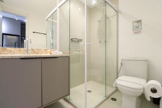 Banheiro de kitnet/studio para alugar com 1 quarto, 29m² em Pompeia, São Paulo