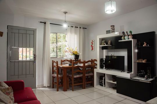 Casa à venda com 3 quartos, 200m² em Planalto Paulista, São Paulo