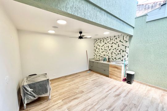 Quintal de casa à venda com 2 quartos, 160m² em Santana, São Paulo