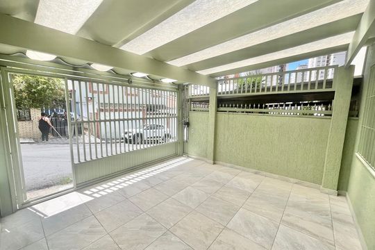 Garagem de casa à venda com 2 quartos, 160m² em Santana, São Paulo