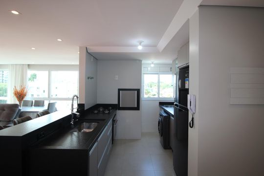 Cozinha de apartamento à venda com 3 quartos, 93m² em Passo D’areia, Porto Alegre
