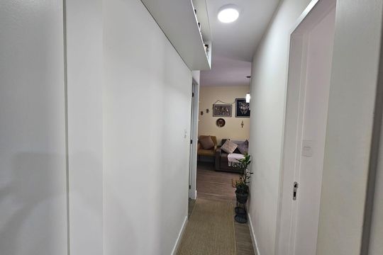 Corredor de apartamento para alugar com 2 quartos, 51m² em Saúde, São Paulo