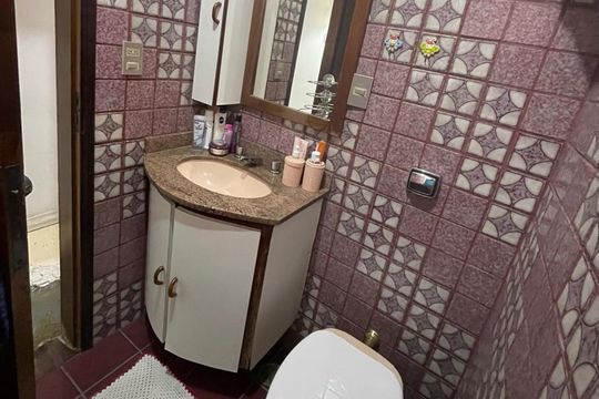 Banheiro de casa à venda com 5 quartos, 219m² em Vila Homero Thon, Santo André