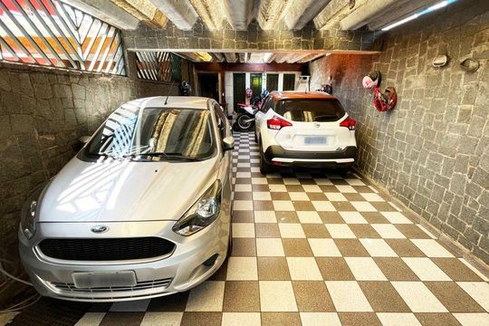 Área externa de casa à venda com 5 quartos, 219m² em Vila Homero Thon, Santo André