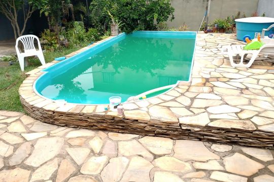 Piscina de casa à venda com 3 quartos, 80m² em Granja Ouro Branco, Contagem