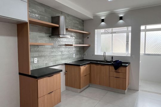 Cozinha e Área de Serviço de apartamento para alugar com 2 quartos, 80m² em Campo Grande, Santos