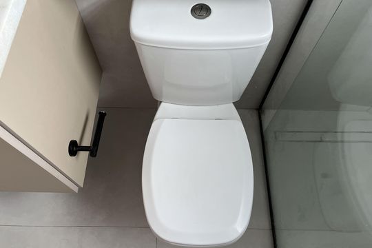 Banheiro de apartamento para alugar com 2 quartos, 80m² em Campo Grande, Santos