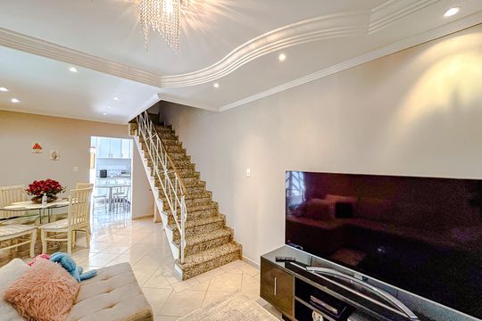 Sala de casa à venda com 3 quartos, 147m² em Parque São Jorge, São Paulo