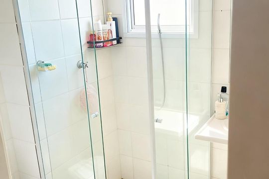 Banheiro de apartamento à venda com 2 quartos, 40m² em Jardim Boa Vista (Zona Oeste), Osasco