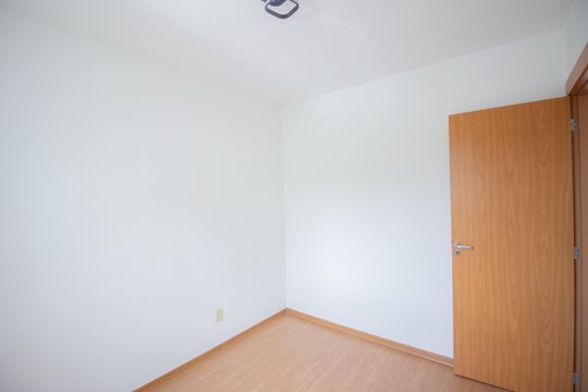 Quarto 1 de apartamento à venda com 2 quartos, 45m² em Chacaras Reunidas Santa Terezinha, Contagem