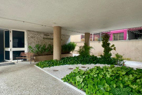 Entrada de apartamento à venda com 2 quartos, 100m² em Jardim Paulista, São Paulo