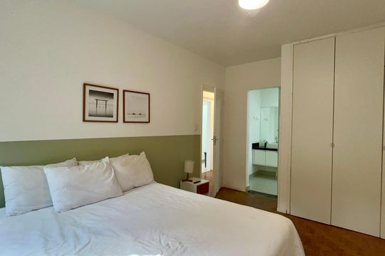 Suite de apartamento à venda com 2 quartos, 100m² em Jardim Paulista, São Paulo