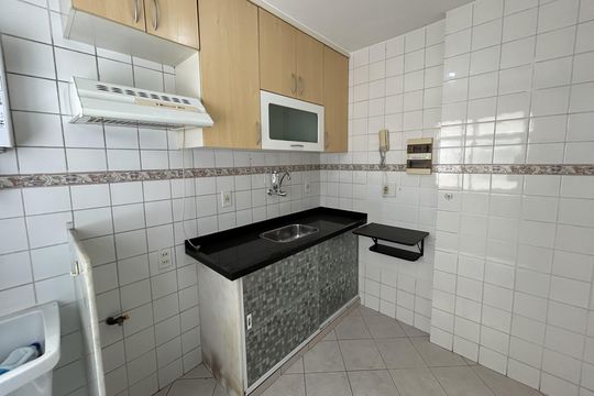 Cozinha de apartamento à venda com 2 quartos, 40m² em Engenho de Dentro, Rio de Janeiro