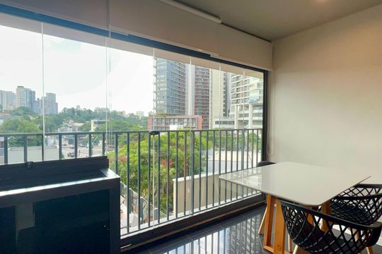 Varanda de kitnet/studio para alugar com 1 quarto, 28m² em Sumaré, São Paulo