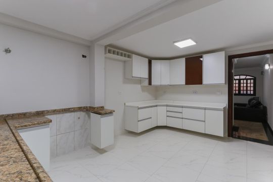 Cozinha de casa à venda com 3 quartos, 150m² em Vila Francos, São Paulo