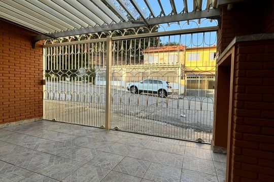 Área externa de casa à venda com 4 quartos, 200m² em Vila Cruz das Almas, São Paulo