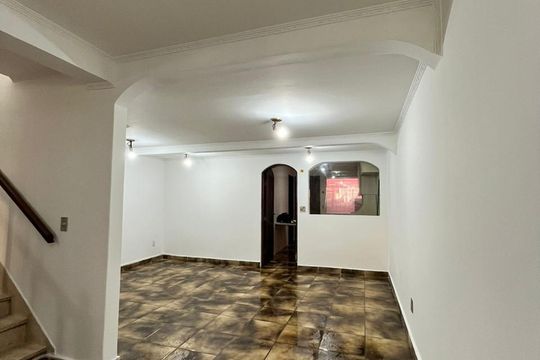 Sala de casa à venda com 4 quartos, 200m² em Vila Cruz das Almas, São Paulo