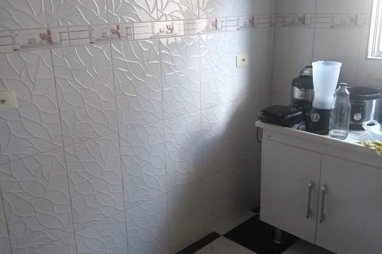 Cozinha de casa para alugar com 1 quarto, 112m² em Vila Marilena, São Paulo