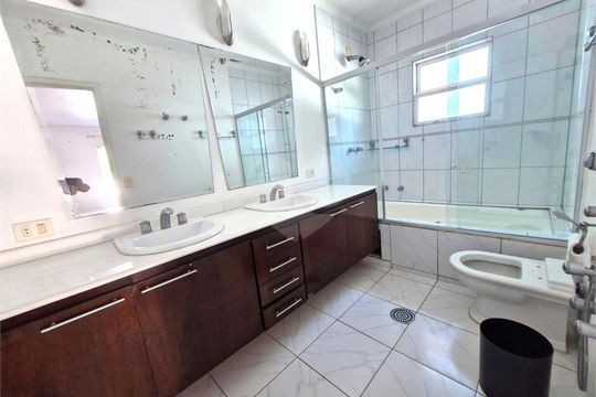 Casa à venda com 3 quartos, 440m² em Jardim dos Estados, São Paulo