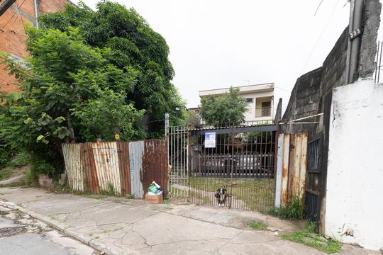 Fachada de casa à venda com 2 quartos, 160m² em Chácara São João, São Paulo