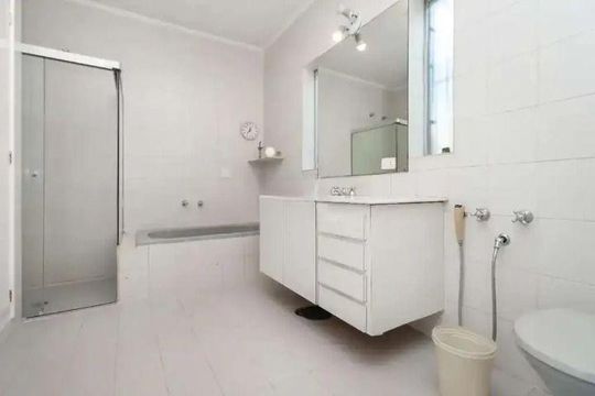 Casa à venda com 4 quartos, 300m² em Jardim Paulistano, São Paulo