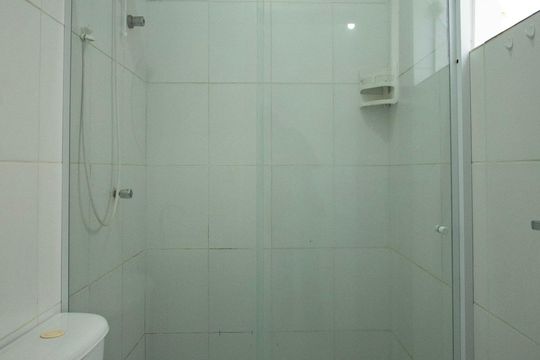 Banheiro  de kitnet/studio para alugar com 1 quarto, 32m² em Parque Ouro Fino, Sorocaba