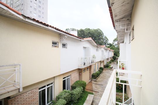 Varanda  de casa de condomínio à venda com 3 quartos, 144m² em Jardim Maria Duarte, São Paulo