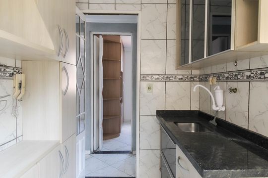 Cozinha de apartamento para alugar com 2 quartos, 42m² em Parque Santa Rita, São Paulo