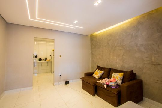 Sala de casa à venda com 4 quartos, 222m² em Jardim Ocara, Santo André
