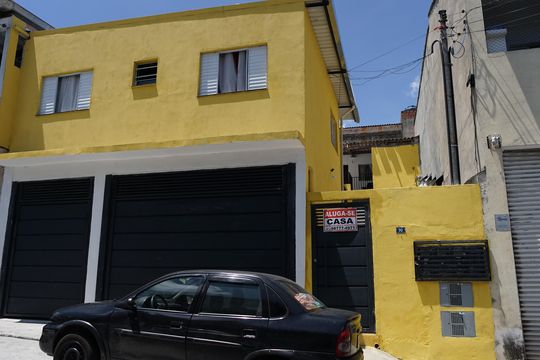 Fachada da casa de casa à venda com 1 quarto, 38m² em Vila Itapoan, Guarulhos