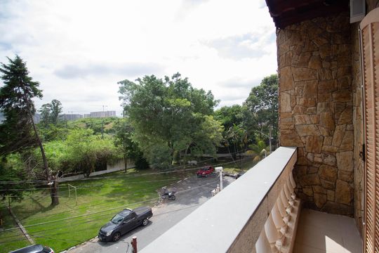 Varanda Quarto 1 de casa de condomínio para alugar com 3 quartos, 150m² em Jardim Libano, São Paulo