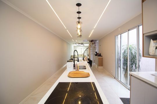 Cozinha de casa de condomínio para alugar com 3 quartos, 150m² em Jardim Libano, São Paulo