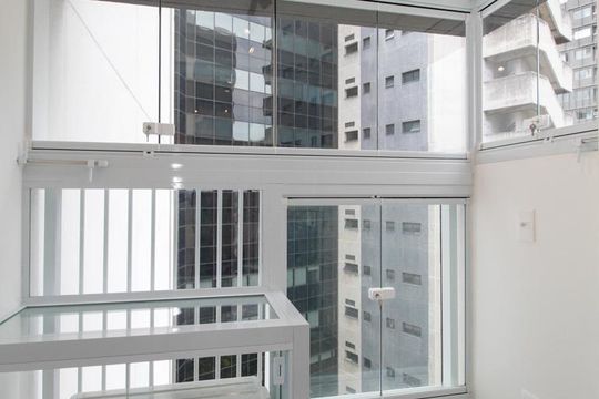 Varanda de kitnet/studio para alugar com 1 quarto, 26m² em Pinheiros, São Paulo